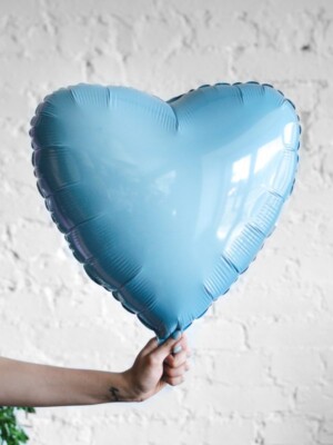 Фольгированное голубое сердце 46 см