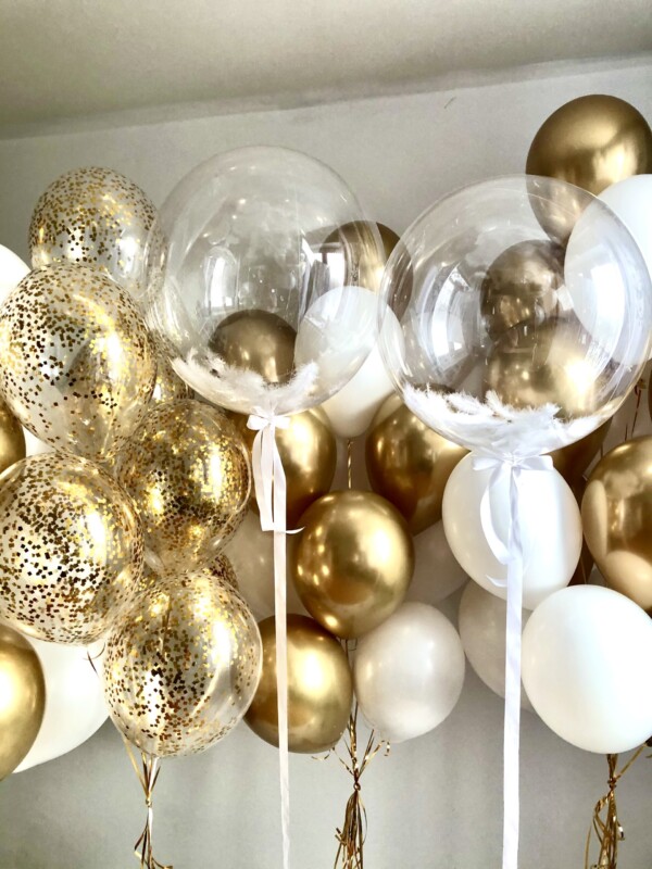 Бело золотой набор шариков в Баблс